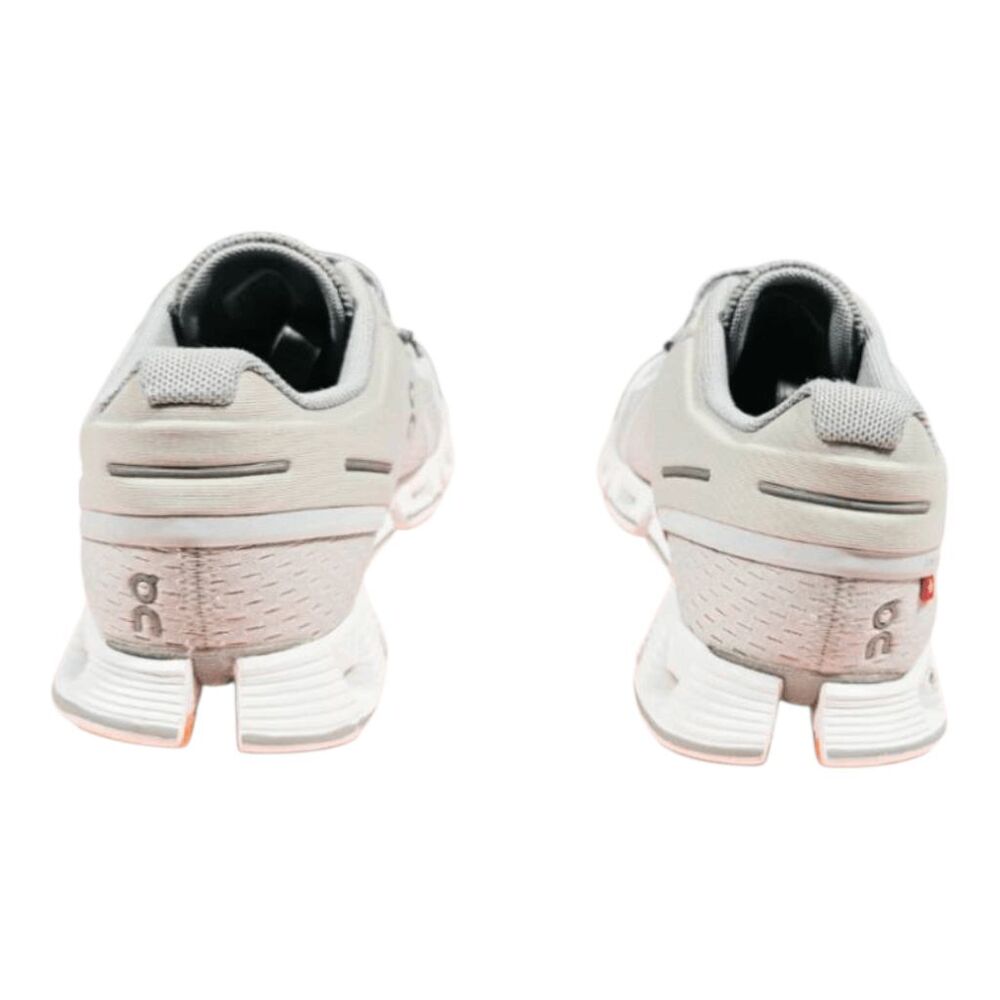 On Running Cloud Running Shoes Size 6 - image 5